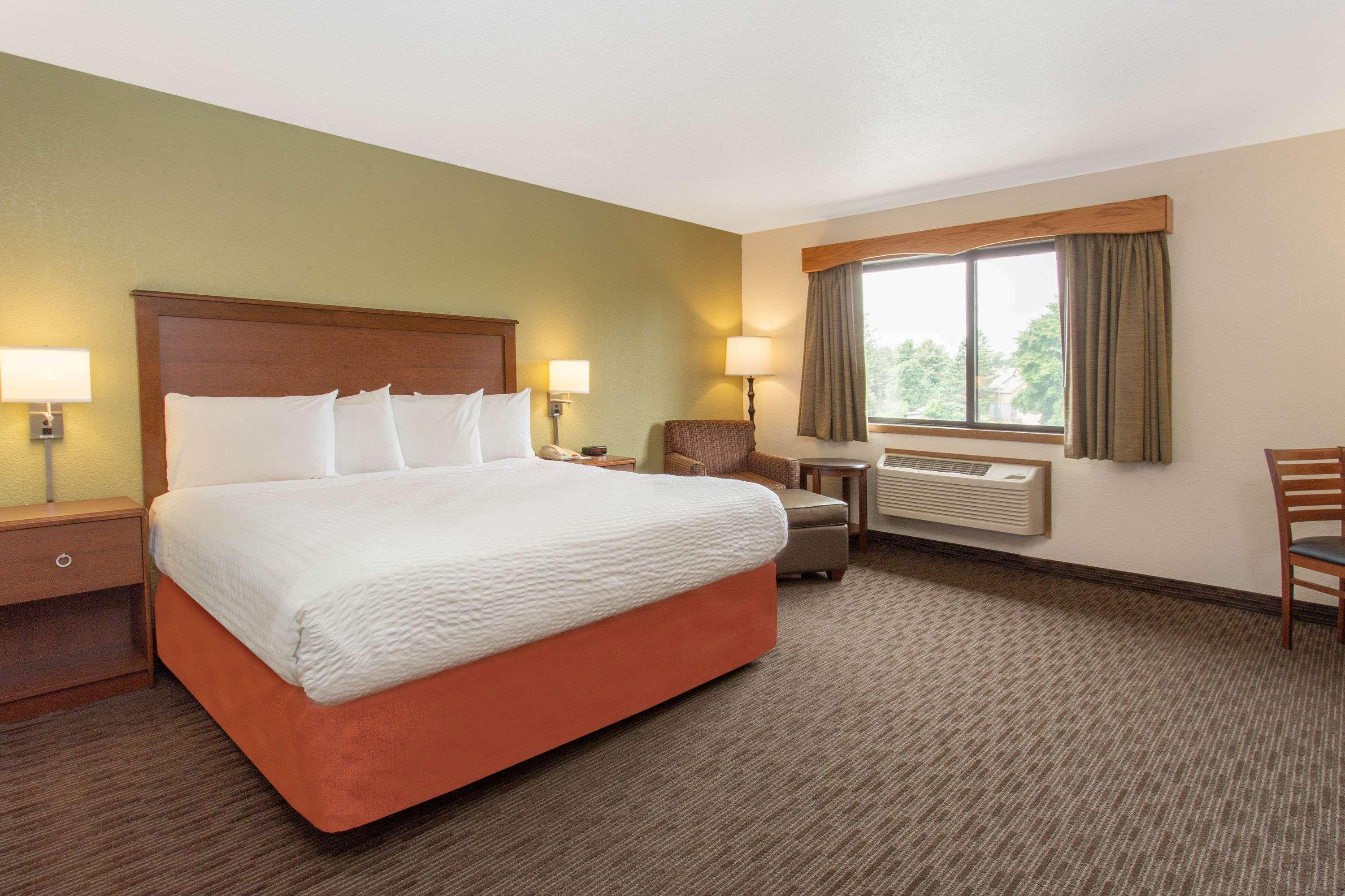 Americinn By Wyndham Calumet Exterior photo