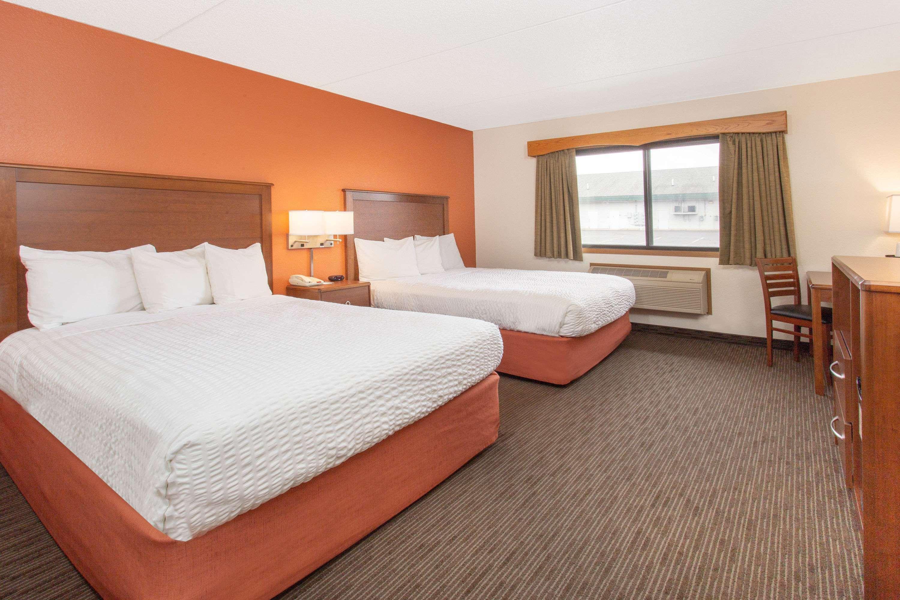 Americinn By Wyndham Calumet Exterior photo