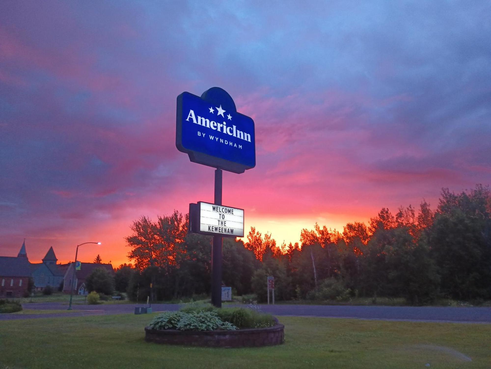 Americinn By Wyndham Calumet Exterior photo